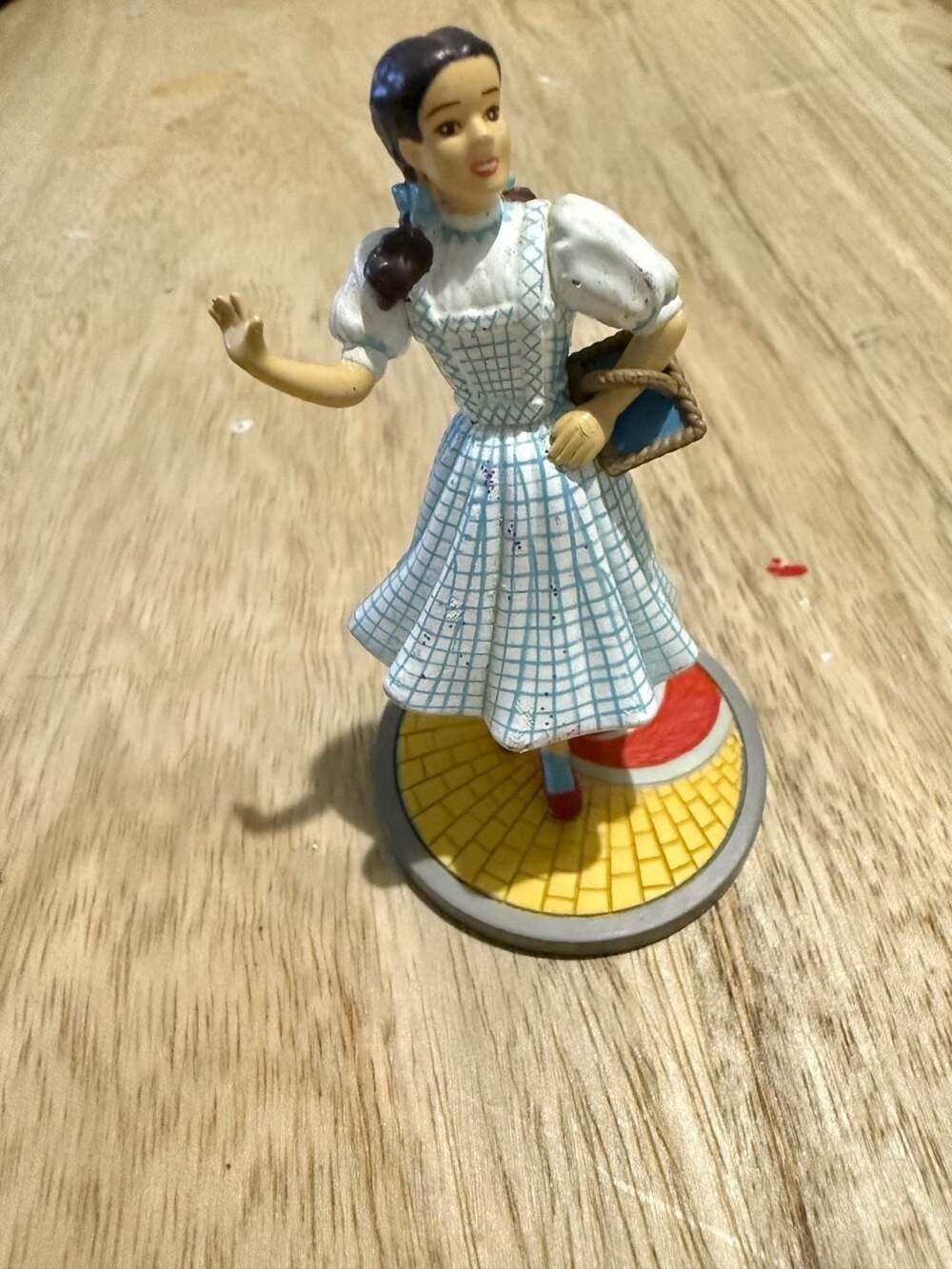 1998 Enesco The Wizard of Oz Dorothy Figurine